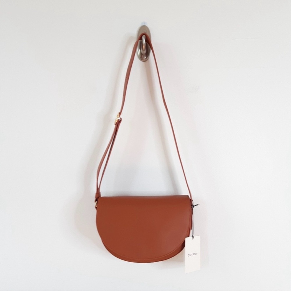 CUYANA | Discontinued Half-Moon Shoulder Bag • Caramel — Full Grain Leather - Picture 2 of 7